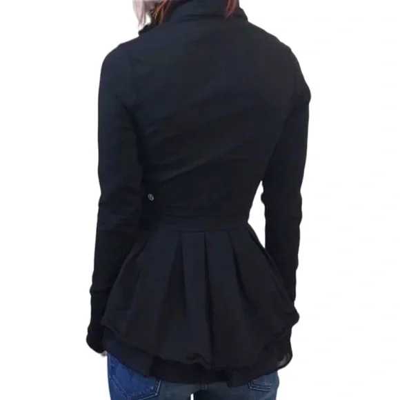 Rare Lululemon size 8 Ride Jacket - Picture 1 of 2